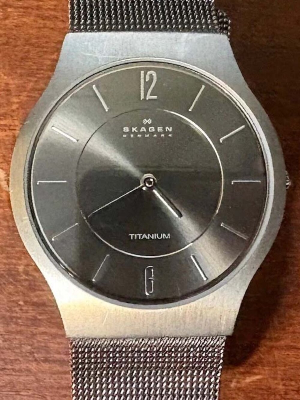 SKAGEN DENMARK TITANIUM 233LTTM BLACK FACE ULTRA SLIM QUARTZ WATCH 35MM FACE 19